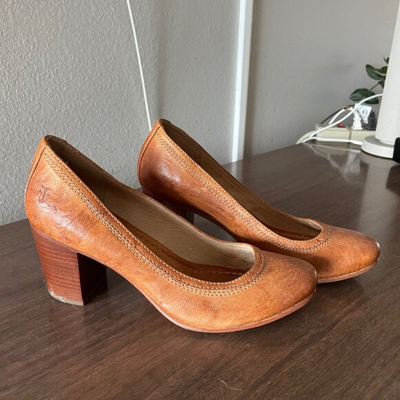Frye Carson Pump Heels - Picture 2 of 4